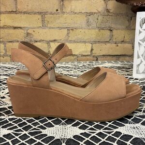 Eileen Fisher Mime Nubuck Leather Tan Platform Wedge Sandals, 9